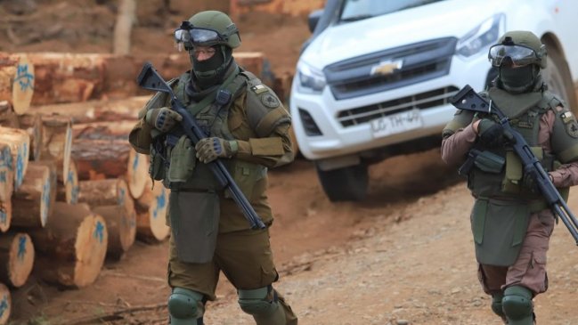 Carabineros y PDI investigan ataque incendiario en ruta que une Victoria y Curacautín