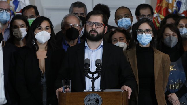 Senador PC y posible cambio de gabinete: No hay que instalar figuras que frenen el proceso reformador