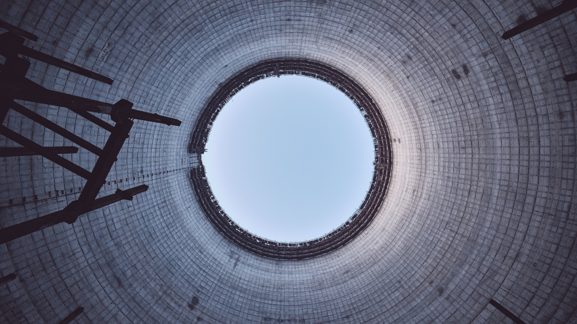 La central nuclear de Zaporiyia apagó uno de sus reactores tras bombardeos