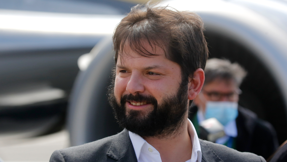 Presidente Boric viaja esta jornada a Magallanes para sufragar en el plebiscito