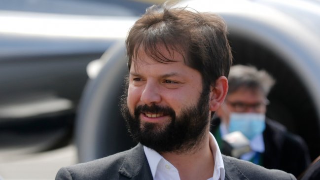 Presidente Boric viaja esta jornada a Magallanes para sufragar en el plebiscito