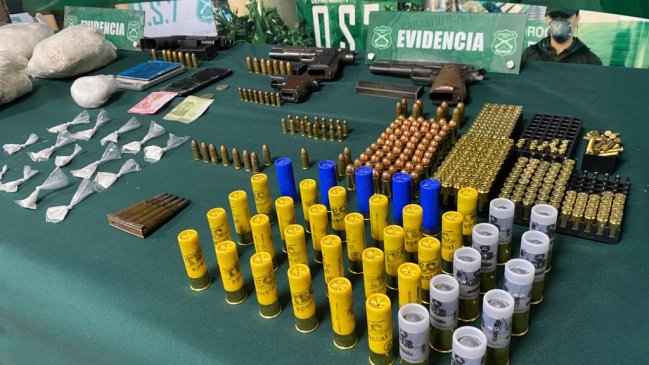 OS7 Valparaíso decomisa $80 millones en droga y cuatro armas: dos son del Ejército argentino