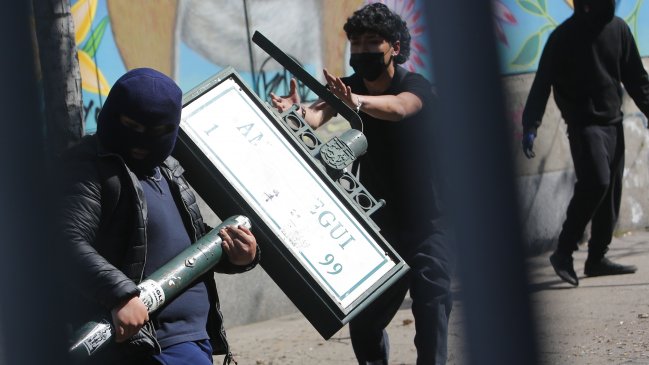 Protestas provocan bloqueos en la Alameda, en plena hora punta