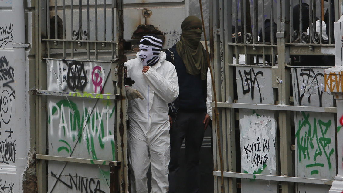 Hassler atribuye vandalismo en colegios a 