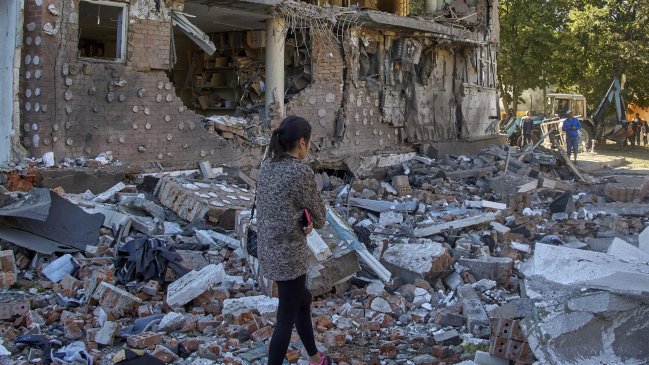 Zelenski anuncia la reconquista de algunos enclaves en Járkov