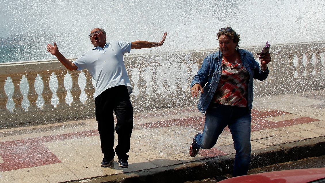 Marejadas afectarán a las costas del país entre Golfo de Penas y Arica desde este sábado