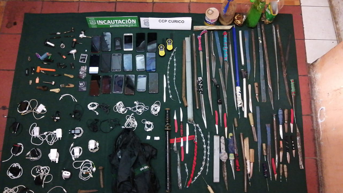 Decomisan gran cantidad de armas en nuevo operativo en cárcel de Curicó