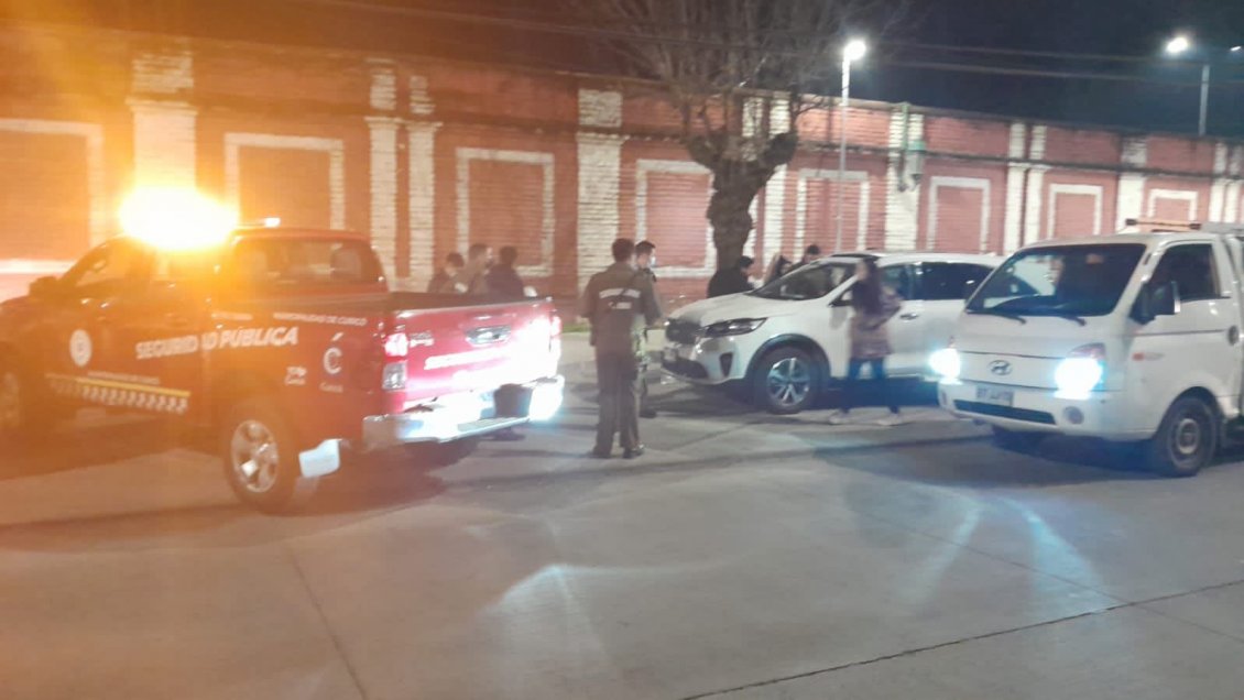 Violento asalto en Curicó: Conductor fue baleado tras resistirse al robo de su auto