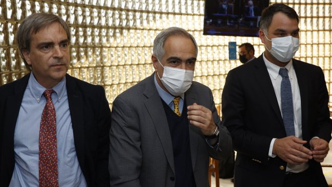 Chile Vamos se bajó de nueva reunión constituyente: Acusó al oficialismo de 