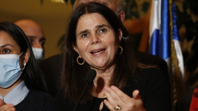 Ximena Ossandón a la derecha dura: Hay que enterrar la Constitución del 80 con cal, para que no salga ni el olor