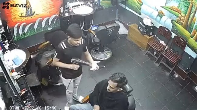   Dos hombres murieron luego que un secador de pelo explotara en una barbería 