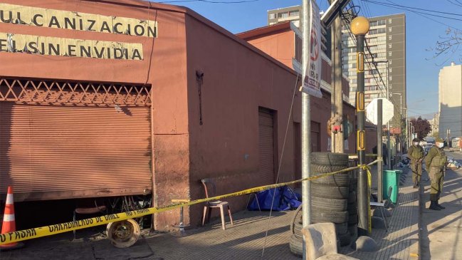 Hombre fue asesinado a balazos afuera de vulcanización en Estación Central