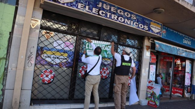 Clausuran 14 locales de máquinas de juego en Temuco y detienen a sujeto por contrabando de cigarros