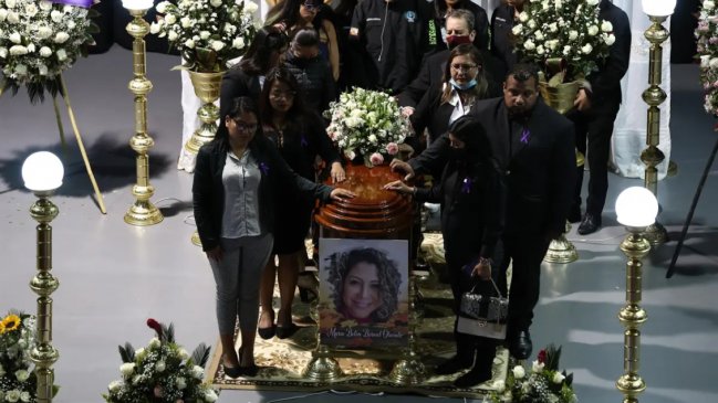 Presidente de Ecuador removió a su ministro de Interior tras femicidio de abogada en recinto policial