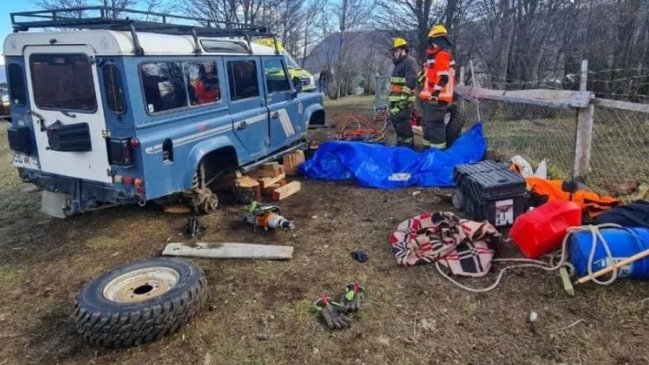 Hombre murió mientras arreglaba su vehículo en Coyhaique: Quedó atrapado y lo encontraron dos días después