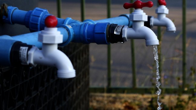 Aguas Andinas anuncia cortes de suministro para ocho comunas de Santiago