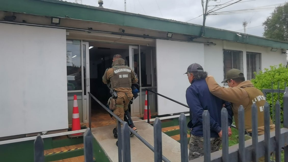 Carabineros detuvo a dos sujetos tras robo e incendio a locales comerciales en Collipulli