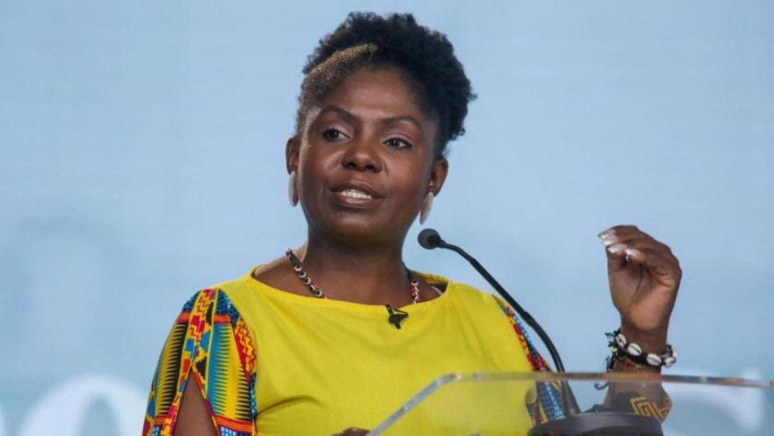 Abren investigación contra mujer que llamó 