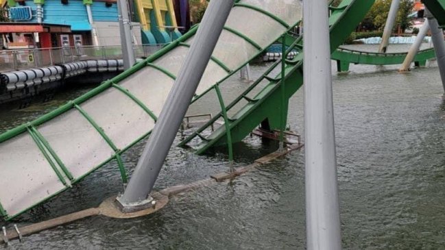 Captan atracción del parque temático Universal Orlando bajo el agua tras Huracán Ian