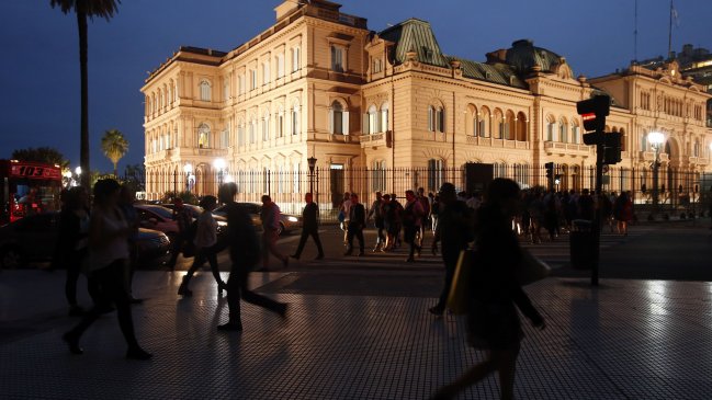 Evacuan la Casa Rosada y el Ministerio de Defensa tras amenazas de bomba