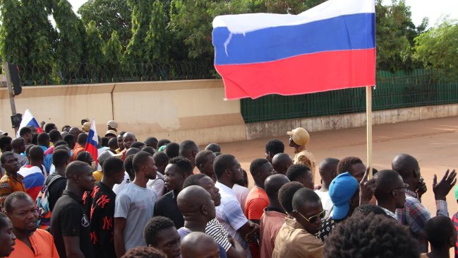 Soldados dan un golpe de Estado y deponen a la junta militar de Burkina Faso