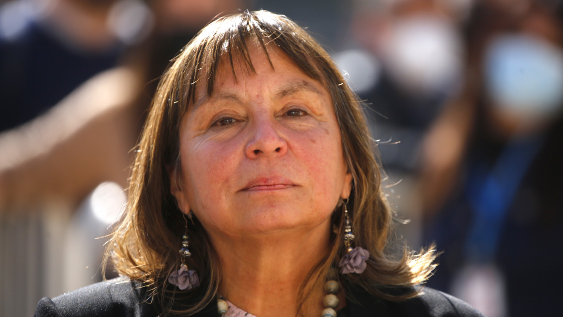 Exministra Vega deberá declarar como imputada en causa penal por contacto con Llaitul