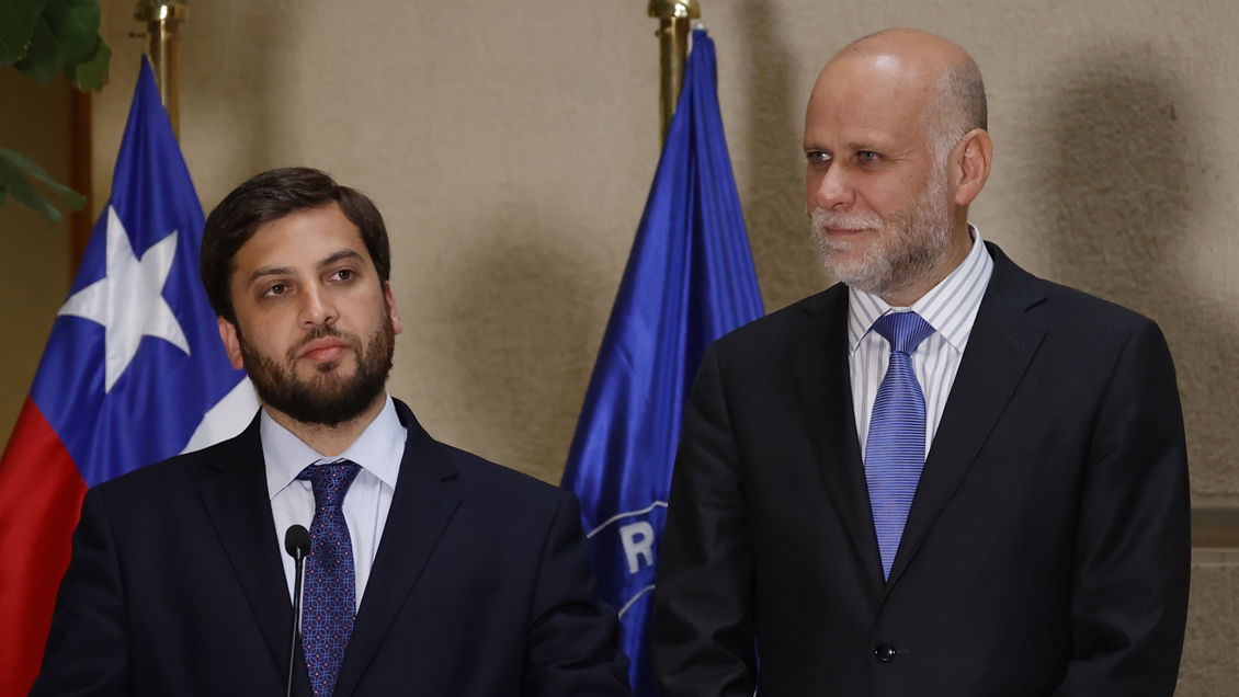 Tras irrupción de mesa paralela, parlamentarios retoman el rumbo de diálogos constitucionales