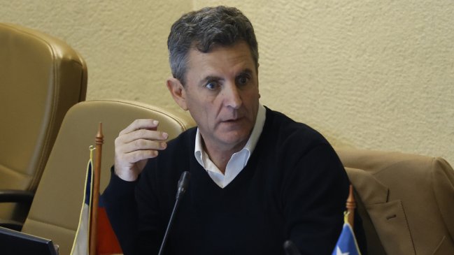 De la Carrera genera repudio por dichos transfóbicos contra Emilia Schneider