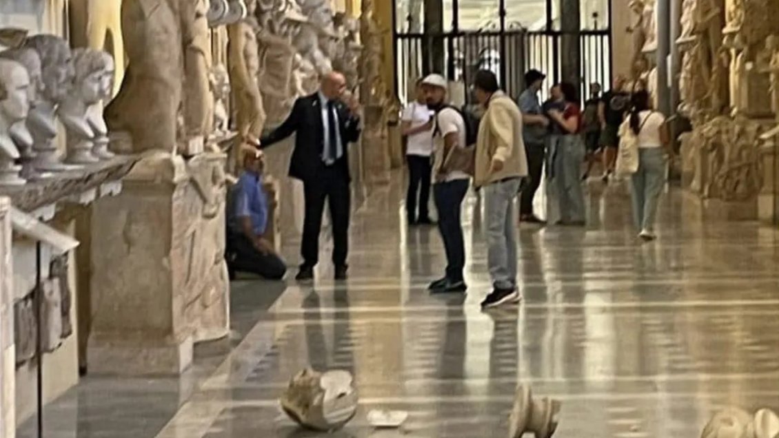 Turista que quería ver al papa derribó dos esculturas en los Museos Vaticanos