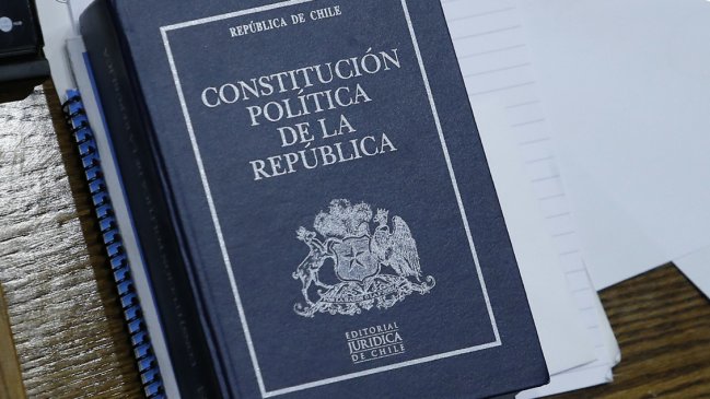Encuesta Criteria: El 64% prefiere que un comité de expertos redacte la nueva Constitución