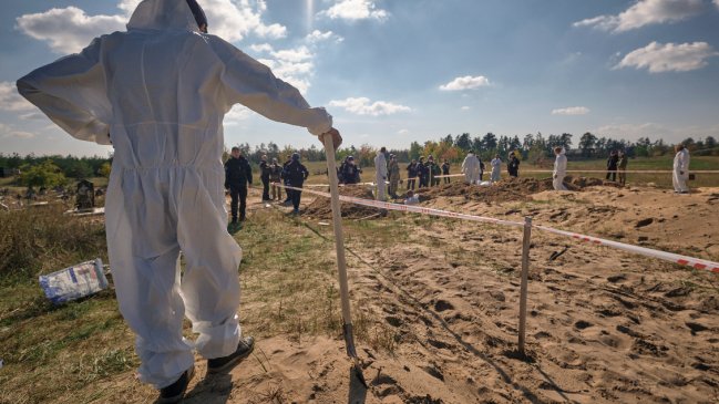 Hallan fosa común con 180 cadáveres en la ciudad ucraniana de Limán, liberada de los rusos
