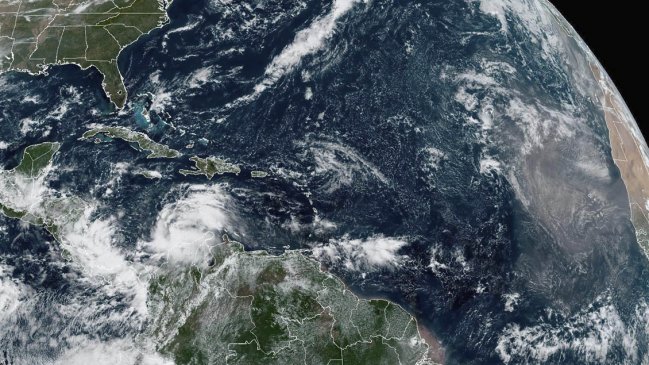 Julia ya es un huracán camino a Nicaragua