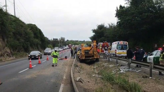 Camión circense volcó en la Ruta 5 Sur: Conductor murió y copiloto está en riesgo vital