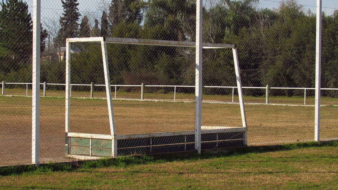 Riña en una cancha terminó con un hombre muerto y su hermano herido a bala: Detuvieron al sospechoso