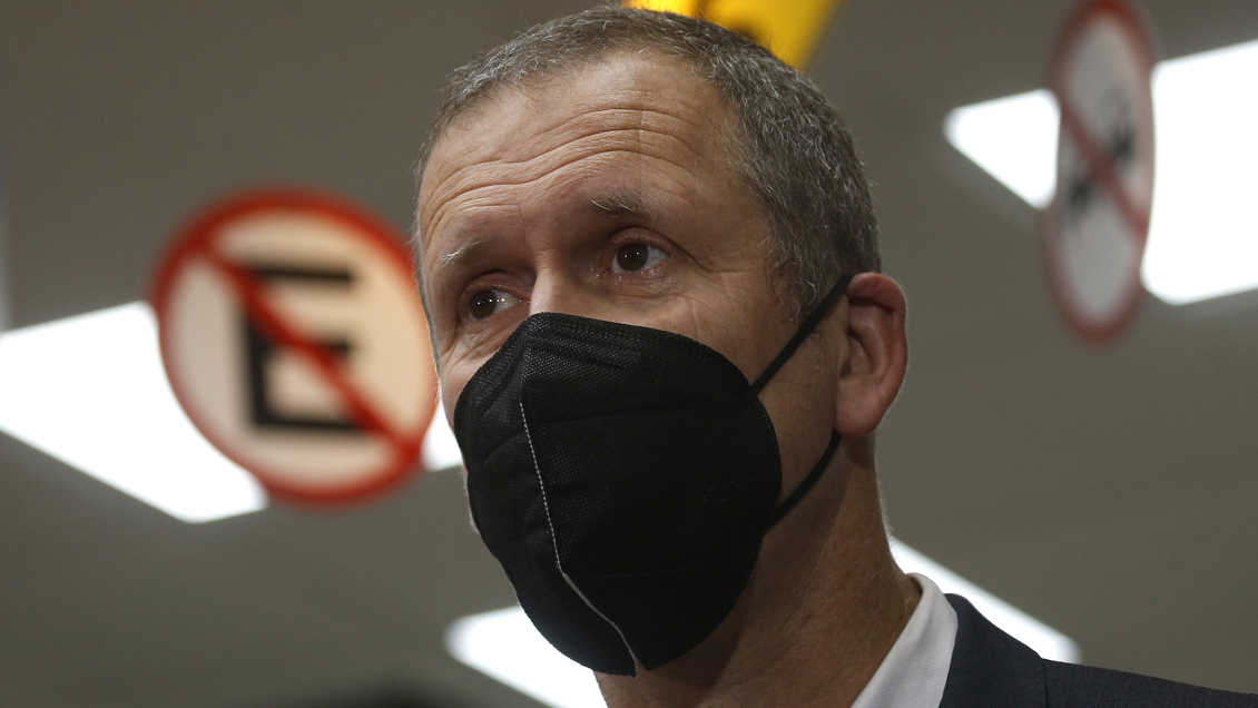 Ministro de Transportes respaldó a Nicolás Valenzuela: No se ha considerado su remoción de Metro