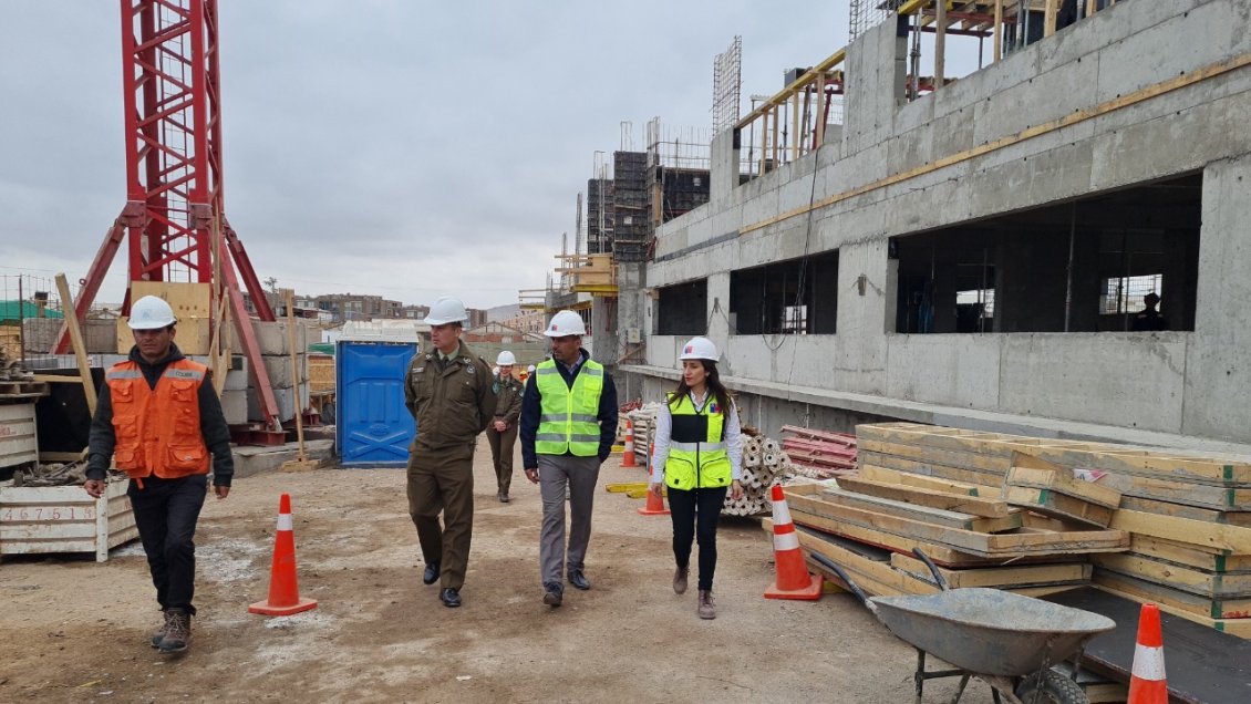Autoridades regionales inspeccionaron el nuevo edificio de Especialidades de Carabineros en Arica