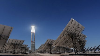   Presidente Boric visitó planta termosolar en pleno Desierto de Atacama 