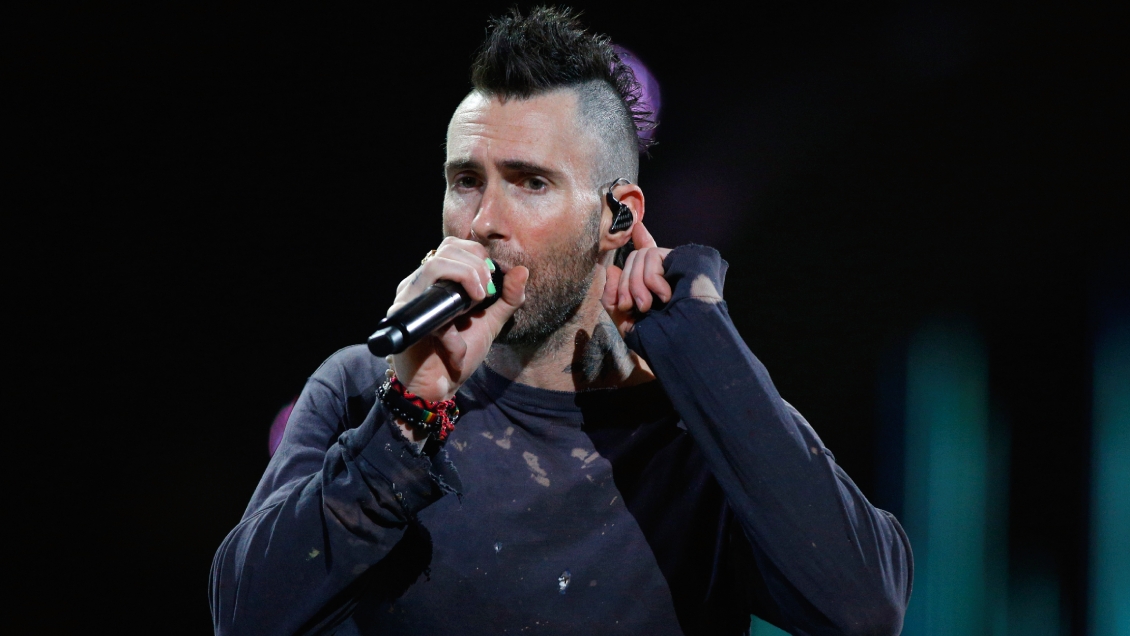 Adam Levine se la juega y apuesta por canción en español con Maluma