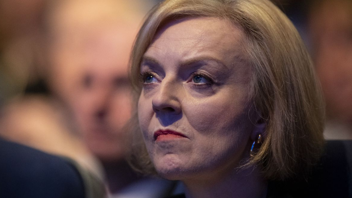 Liz Truss, al borde del abismo por el 