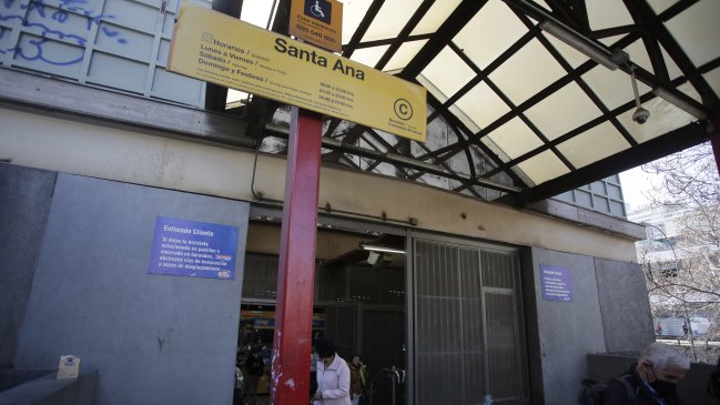   Filtración de agua obligó cerrar estación Santa Ana del Metro y restringir servicio 