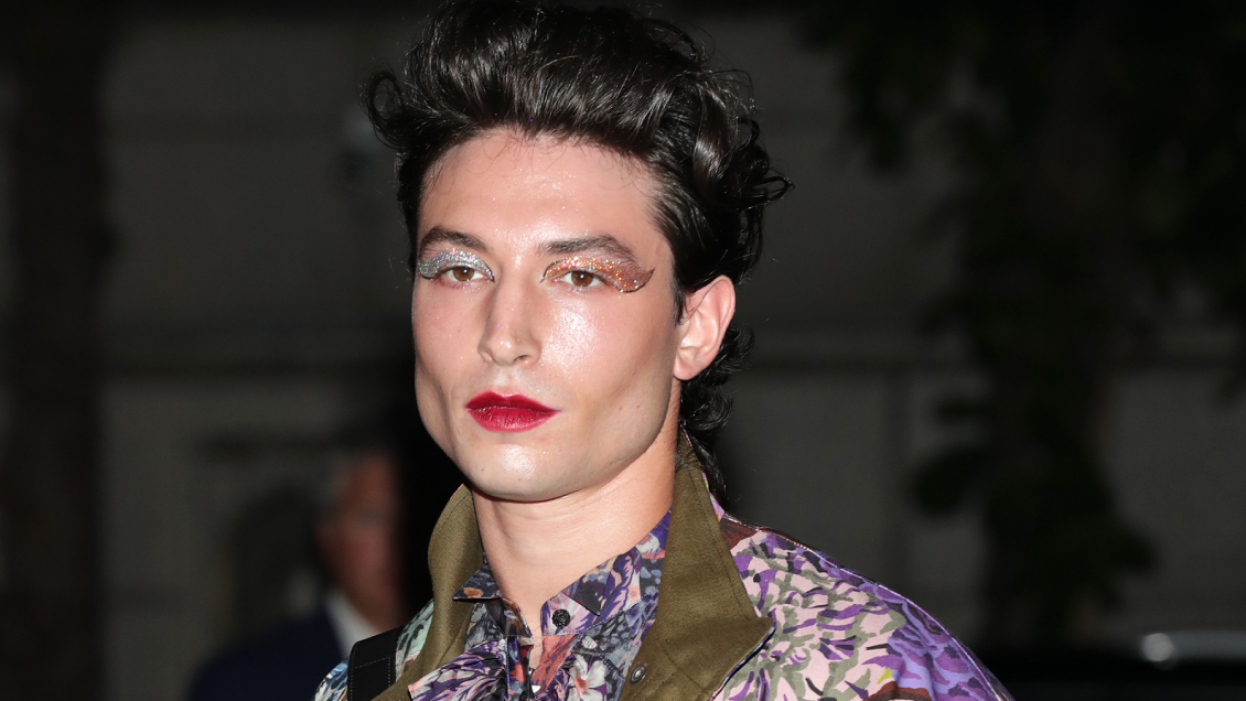 Ezra Miller descarta cargos por robo y arriesga hasta 26 años de cárcel