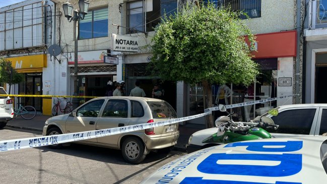 Disparan a notario de Santa Cruz al interior de su notaría