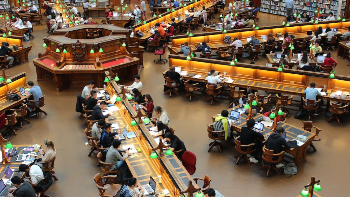 Justicia de EEUU respaldó la condonación de deudas estudiantiles impulsada por Biden