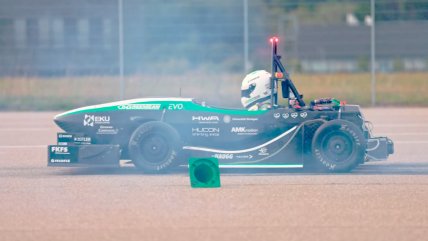  Estudiantes desarrollan el auto eléctrico más rápido del mundo: Pasa de 0 a 100 km/h en un segundo  