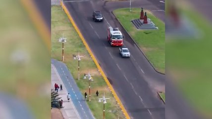   ¡Usted no lo haga! Automovilista irresponsable impidió el paso de un carro de Bomberos en Iquique 