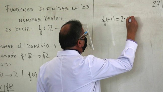 Congreso despachó ley que suspende la Evaluación Docente 2022