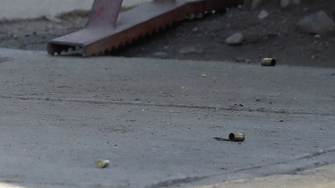 Hombre fue baleado cuando transitaba en su vehículo en Alto Hospicio