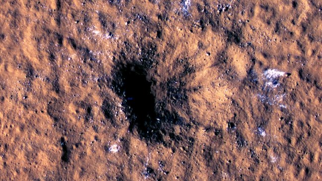  El impacto de meteoritos en Marte revela cómo es la corteza marciana  