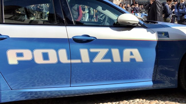 Sujeto apuñaló a cinco personas en supermercado en las afueras de Milán