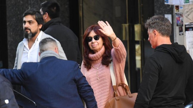  Ordenan liberar a miembros de grupo radical que amenazó a Cristina Fernández  